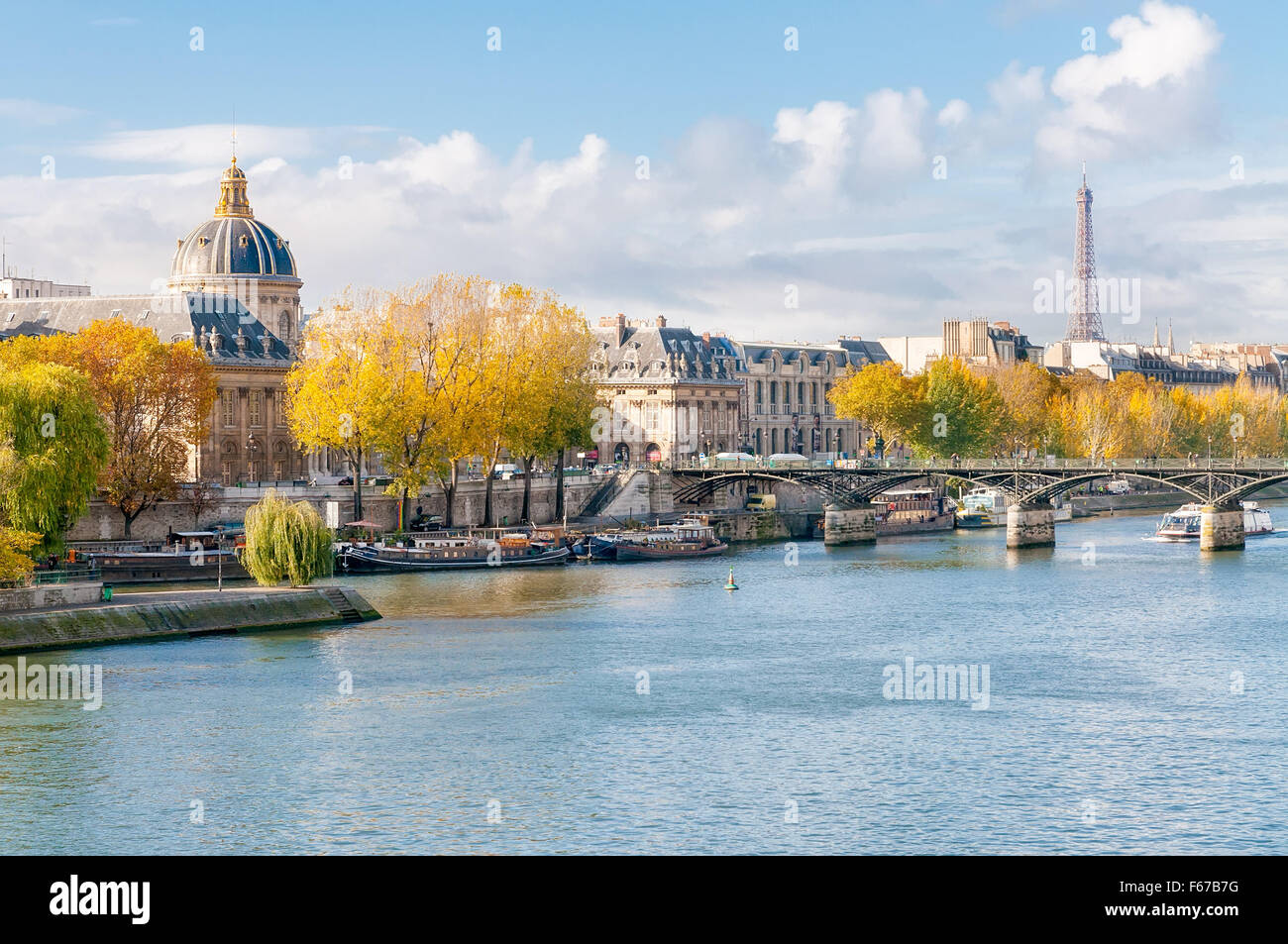 Pont Neuf • Paris je t'aime - Tourist office