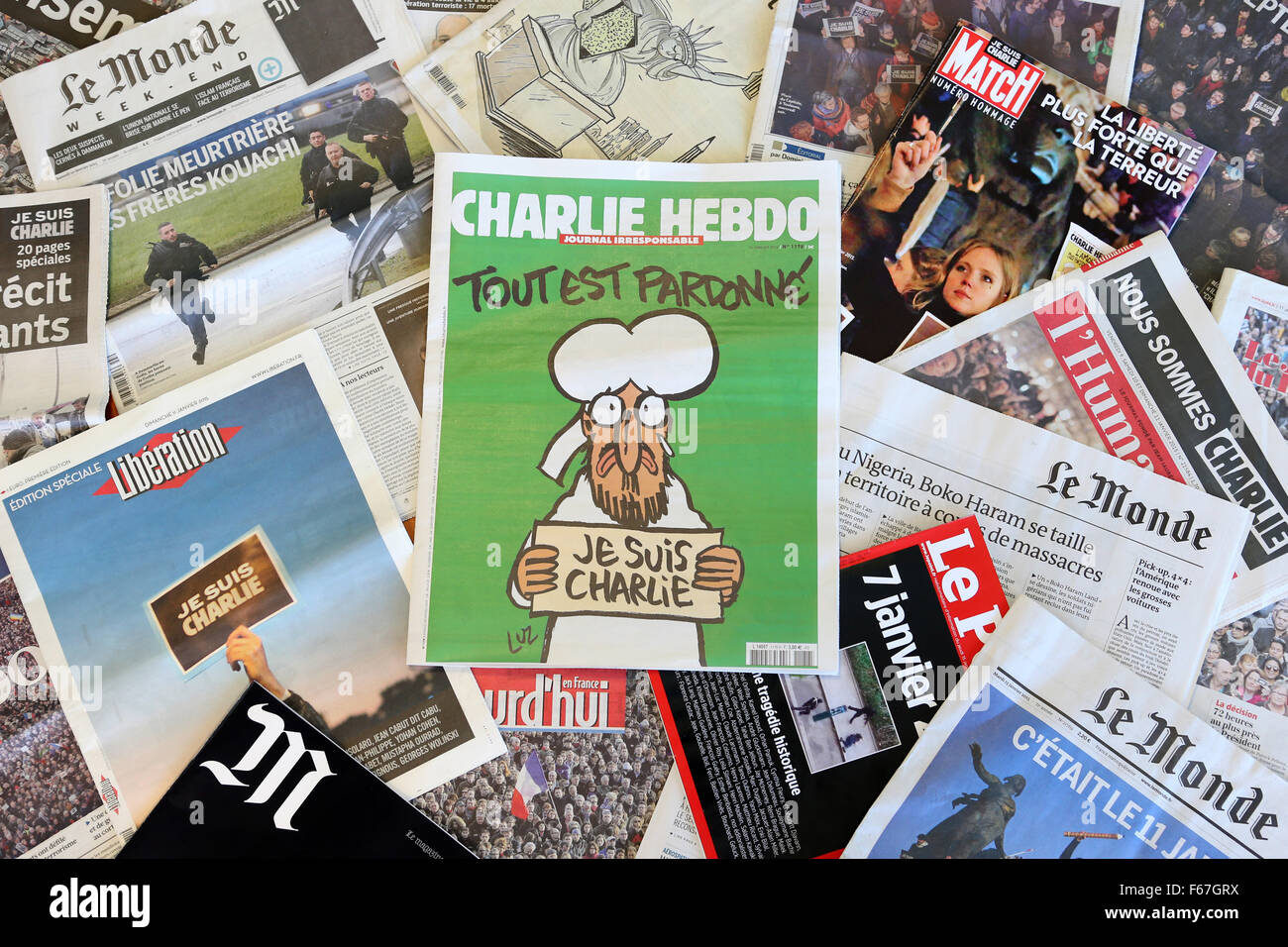 France, on 2015/01/14: front page of daily or weekly newspapers, from which the Charlie Hebdo satirical magazine Stock Photo