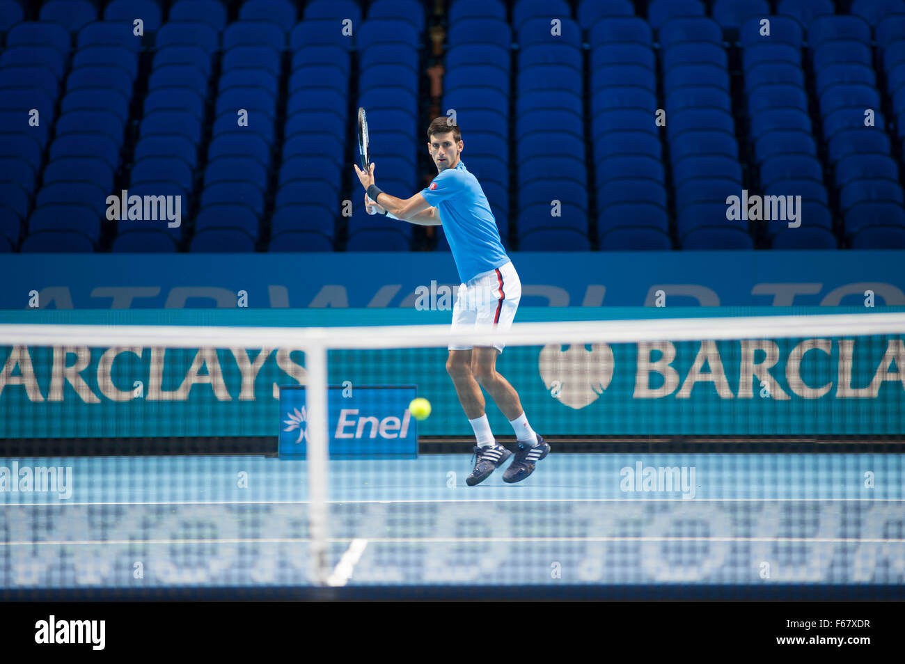 Empty tennis arena hi-res stock photography and images - Alamy