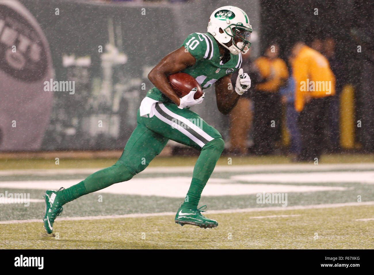 East Rutherford, New Jersey, USA. 7th Oct, 2018. New York Jets wide  receiver Quincy Enunwa (81) during a NFL game between the Denver Broncos  and the New York Jets at MetLife Stadium