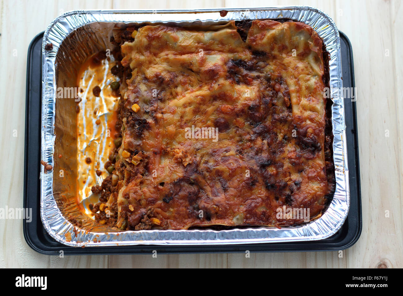 Aluminum tray hires stock photography and images Alamy