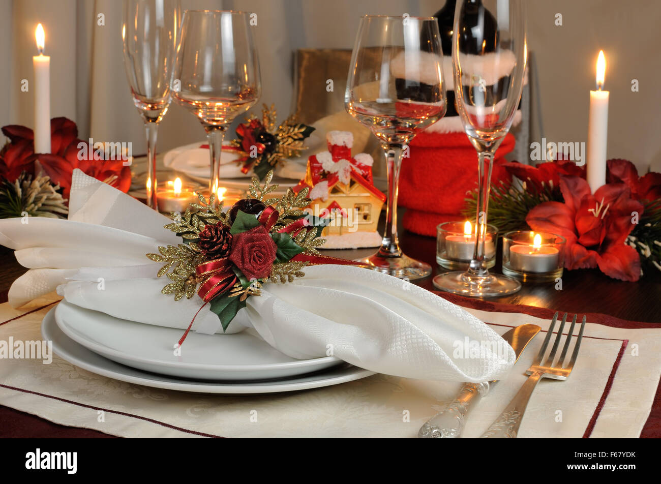 Festive napkin on the Christmas table Stock Photo - Alamy