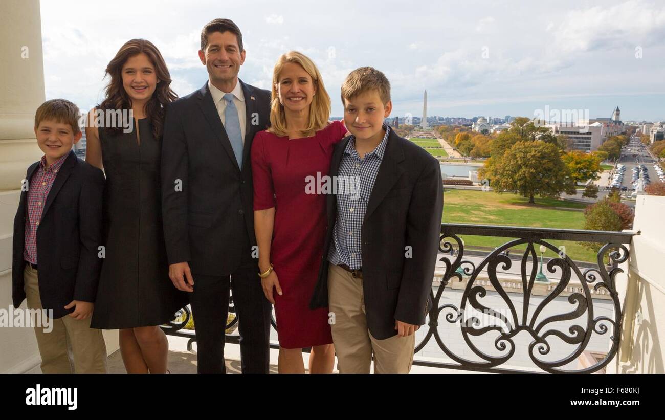 U.S. Speaker of the House Paul Ryan poses with his wife Janna and their children Liza, Charles