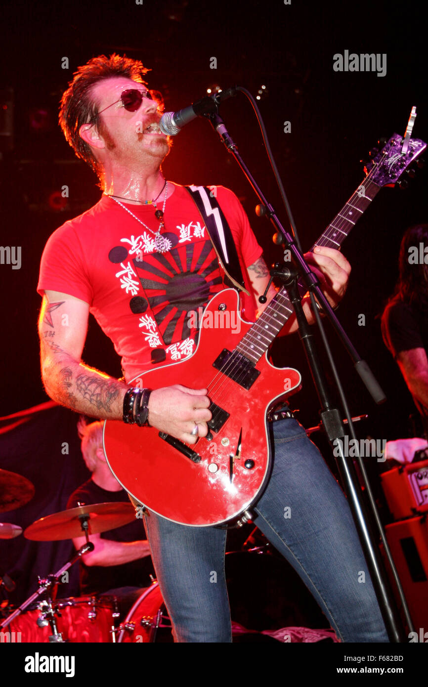 Jul 22, 2006; New York, NY, USA; Lead singer JESSE 'Boots Electric