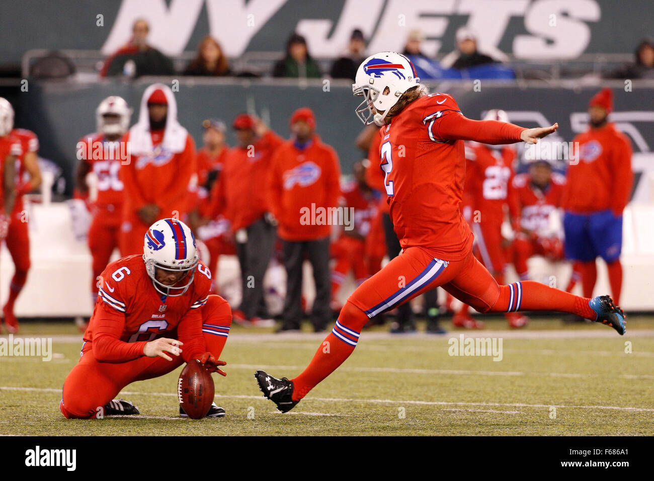 East Rutherford, New Jersey, USA. 12th Nov, 2015. Buffalo Bills kicker Dan Carpenter (2) kicks the field goal with punter Colton Schmidt (6) holding during the NFL game between the Buffalo Bills and the New York Jets at MetLife Stadium in East Rutherford, New Jersey. The Buffalo Bills won 22-17. Christopher Szagola/CSM/Alamy Live News Stock Photo