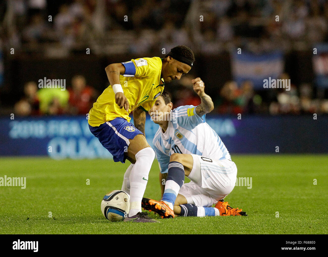 Buenos Aires, Argentina. 13th Nov, 2015. Argentina's Angel Di Maria (R) vies for the ball with Brazil's Neymar during the 2018 Russia World Cup qualifying match between Argentina and Brazil in the Monumental Antonio Vespuci Stadium in Buenos Aires, capital of Argentina, on Nov. 13, 2015. The match ended in a draw 1-1. Credit:  Alberto Raggio/Xinhua/Alamy Live News Stock Photo