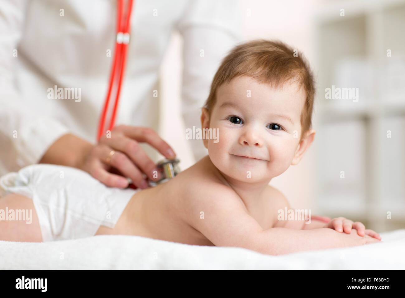 Stethoscope listening boy heartbeat hires stock photography and images