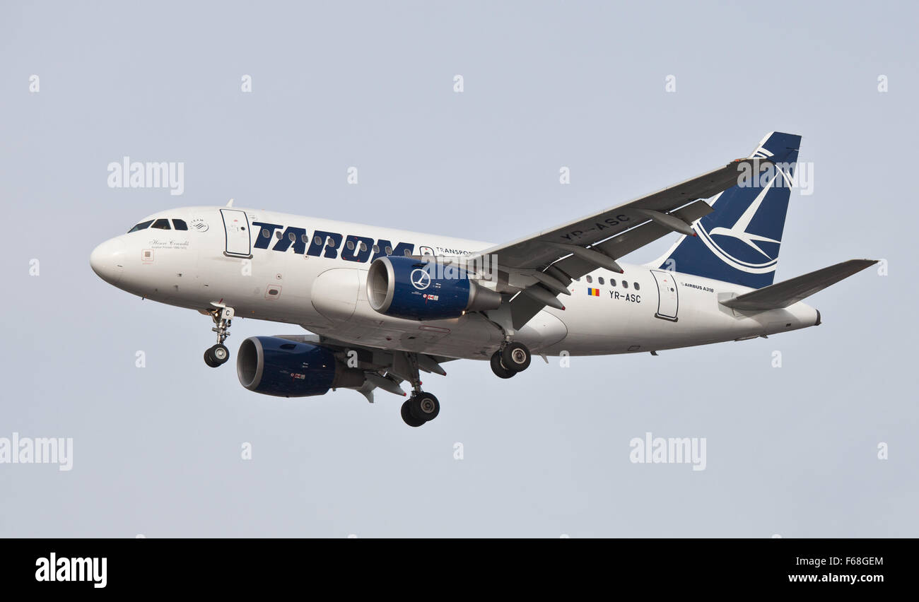 Tarom Romanian Air Transport Airbus a318 YR-ASC coming into land at ...