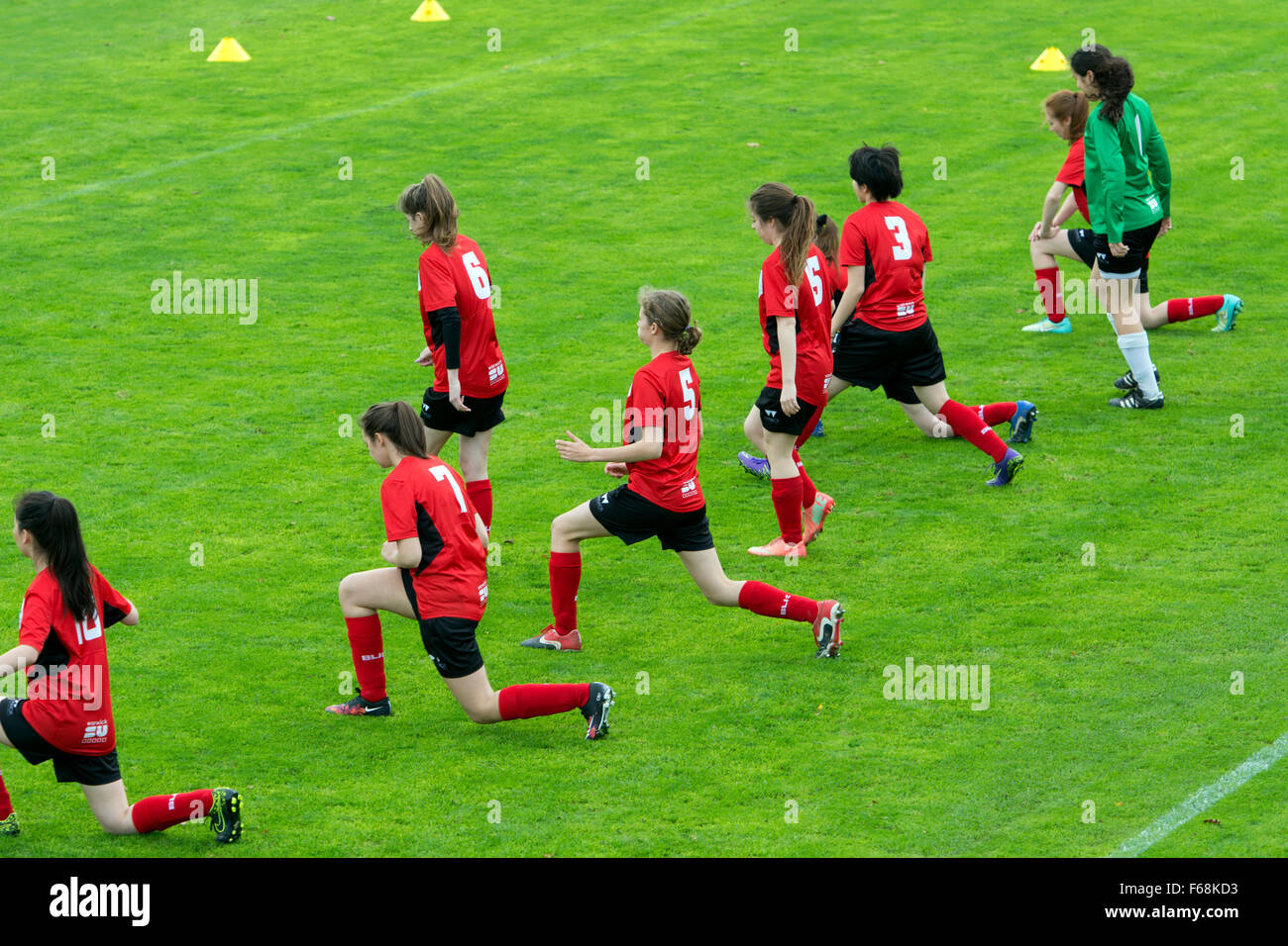 Football player stretching game hi-res stock photography and images - Alamy