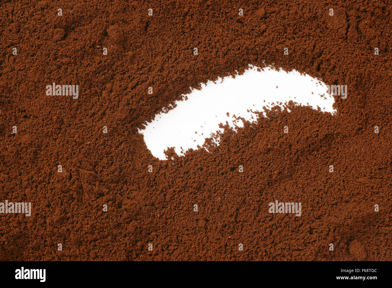 freshly ground roasted coffee and white smear Stock Photo Alamy