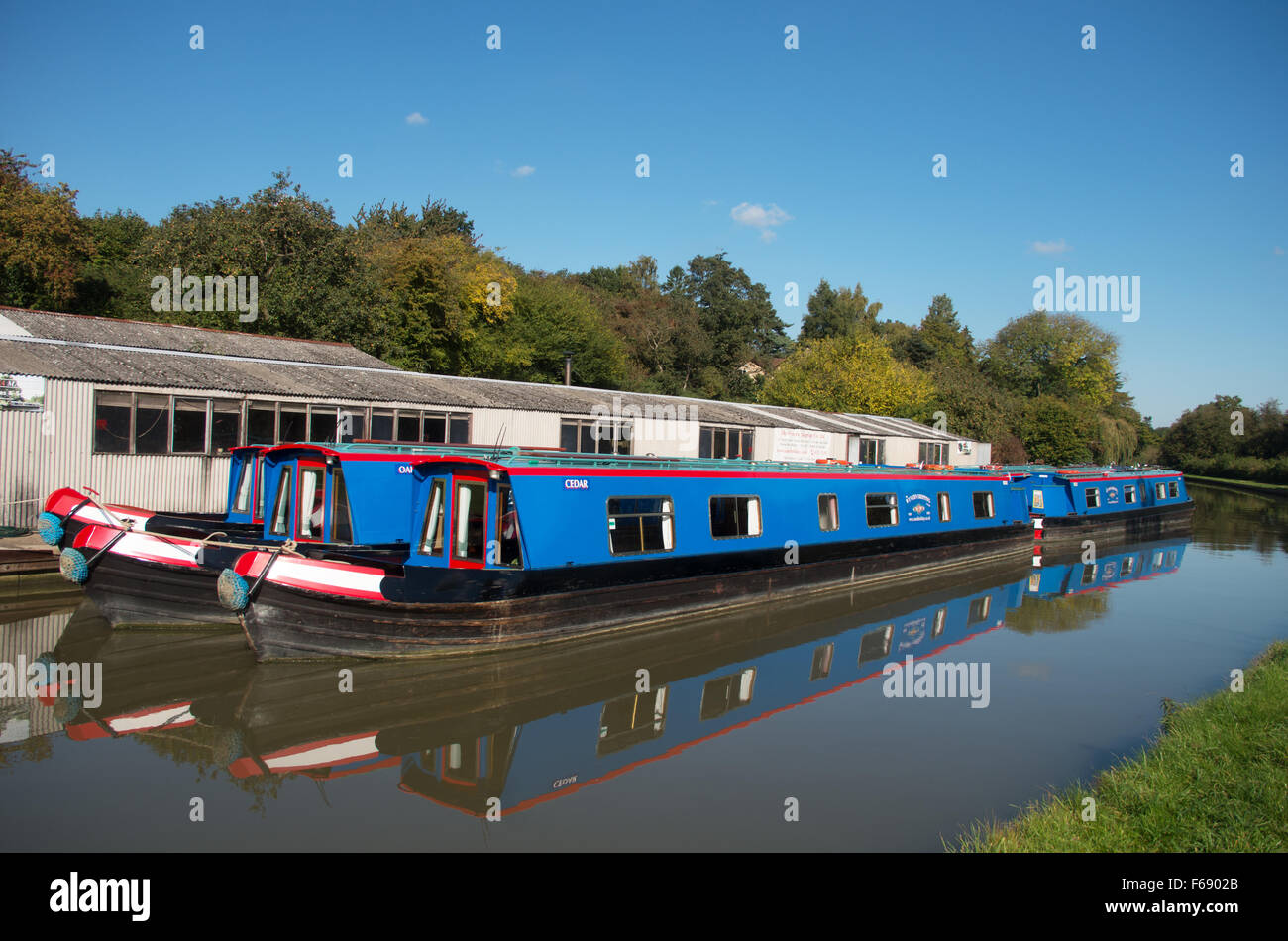 Leighton Buzzard Grand Union Canal Narrow Boats Moored Bedfordshire