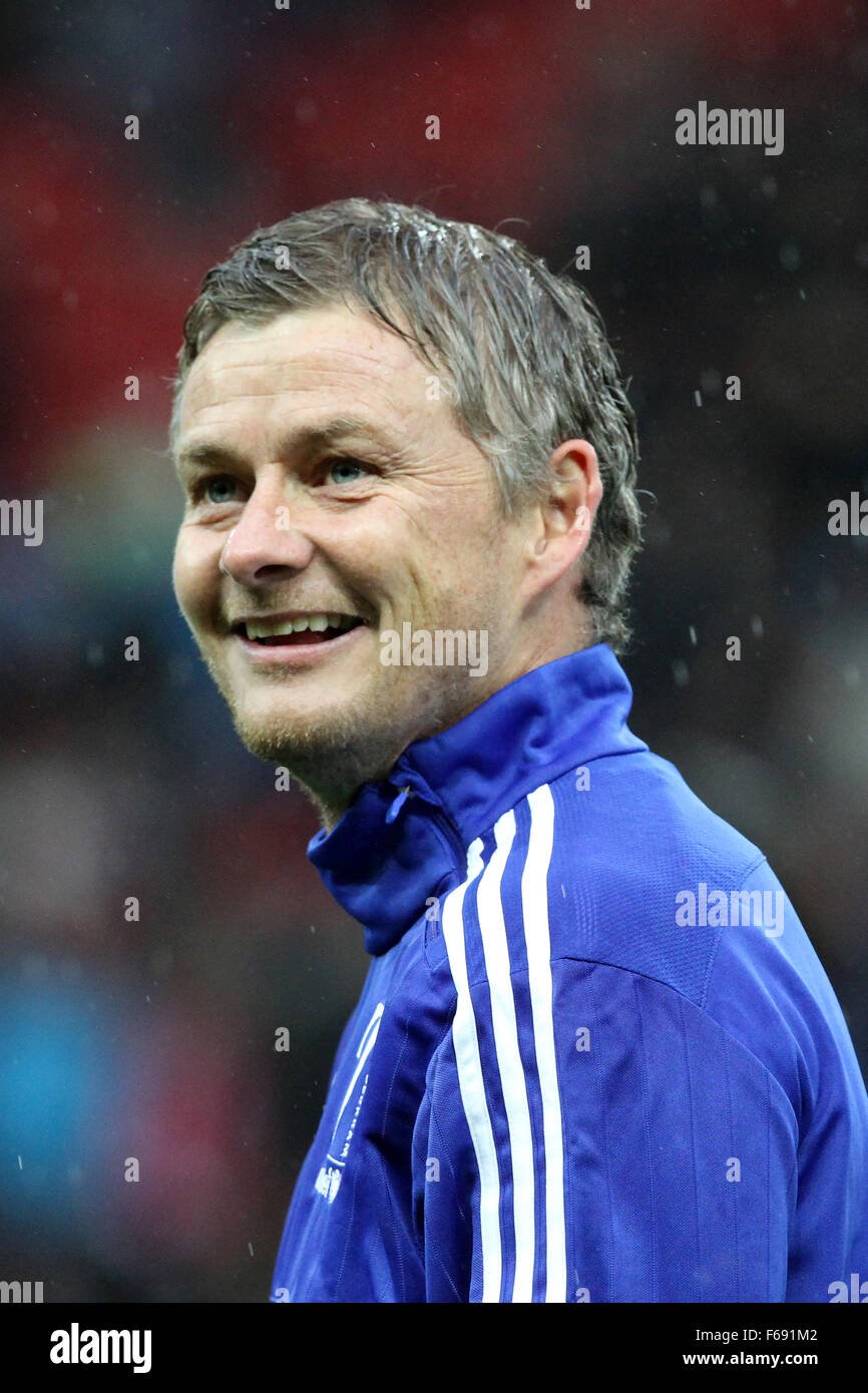 Old Trafford, Manchester, UK. 14th Nov, 2015. Unicef Match for Children. GB and NI XI versus Rest of the World XI. Ole Gunnar Solskaer of Norway during the warmup Credit:  Action Plus Sports/Alamy Live News Stock Photo