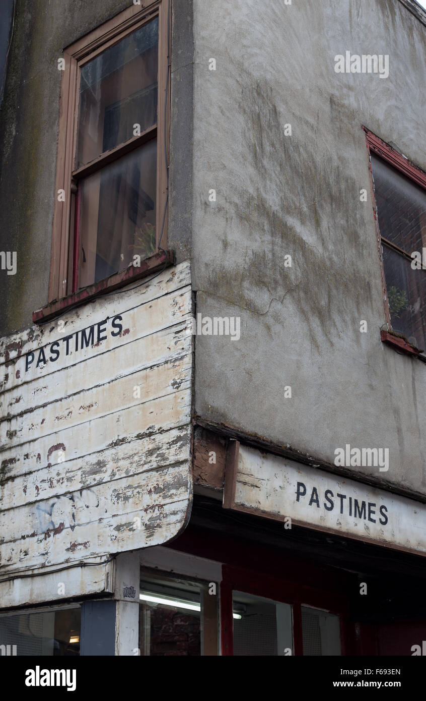 The Pastimes Bric a Brac Antique shop,Colston Road, Lower Park Row, Bristol, UK Stock Photo