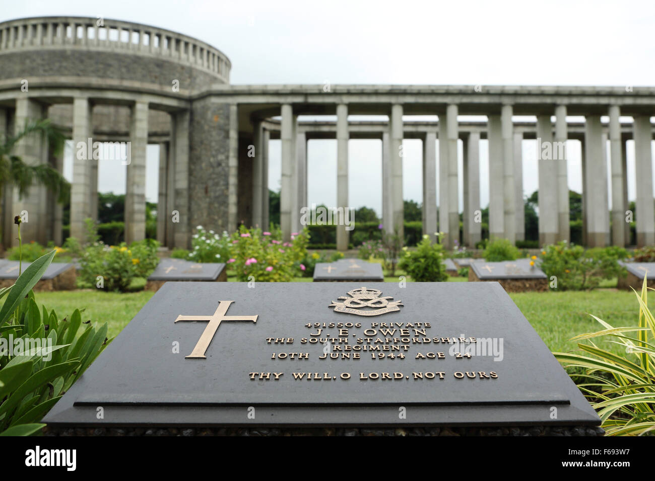A war grave by the Rangoon Memorial at Taukkyan War Cemetery near Yangon, Myanmar. Stock Photo