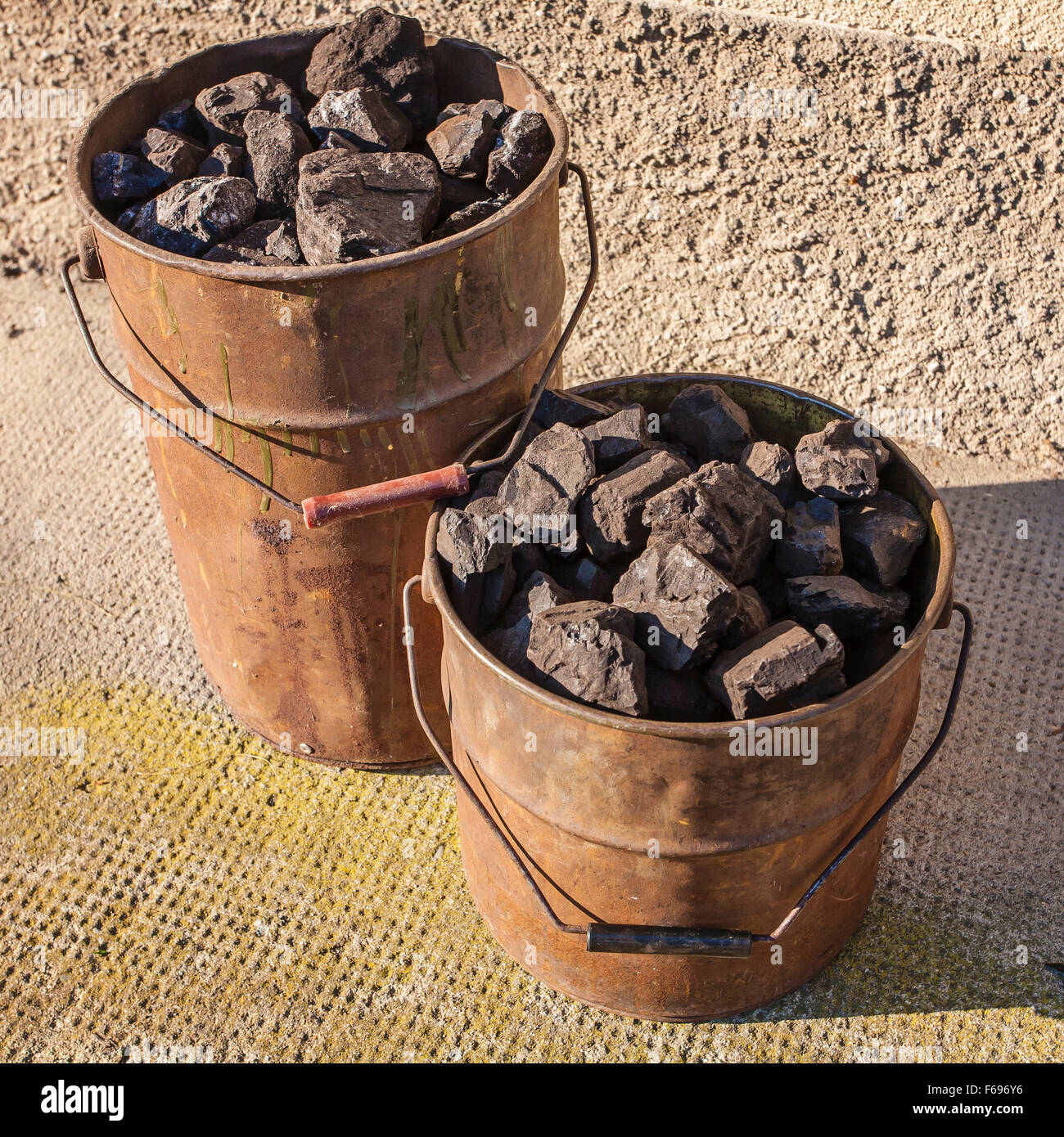 Coal buckets hires stock photography and images Alamy
