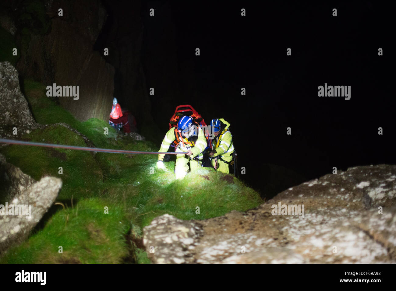 Rescue personnel hi-res stock photography and images - Alamy