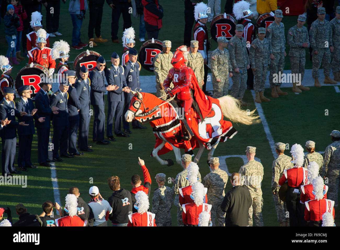 Piscataway, New Jersey, USA. 14th Nov, 2015. The Rutgers Scarlet Knights mascot enters the field prior to the Nebraska Cornhuskers and Rutgers Scarlet Knights football game at High Point Solution Stadium in Piscataway, New Jersey as service men and women are honored. Nebraska defeated Rutgers 31-14. Duncan Williams/CSM/Alamy Live News Stock Photo