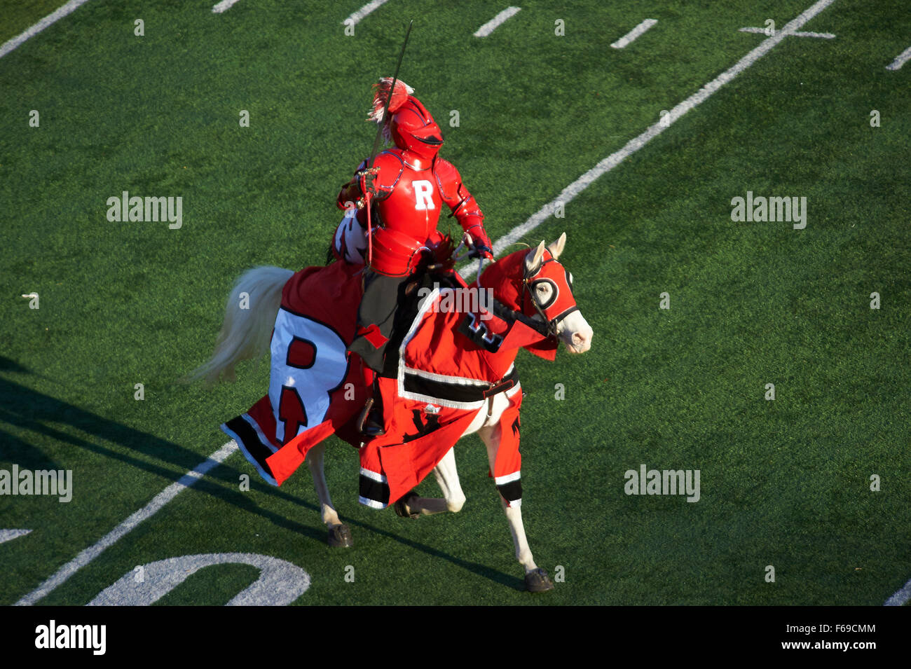 Piscataway, New Jersey, USA. 14th Nov, 2015. The Rutgers Scarlet Knights mascot enters the field prior to the Nebraska Cornhuskers and Rutgers Scarlet Knights football game at High Point Solution Stadium in Piscataway, New Jersey. Nebraska defeated Rutgers 31-14. Duncan Williams/CSM/Alamy Live News Stock Photo