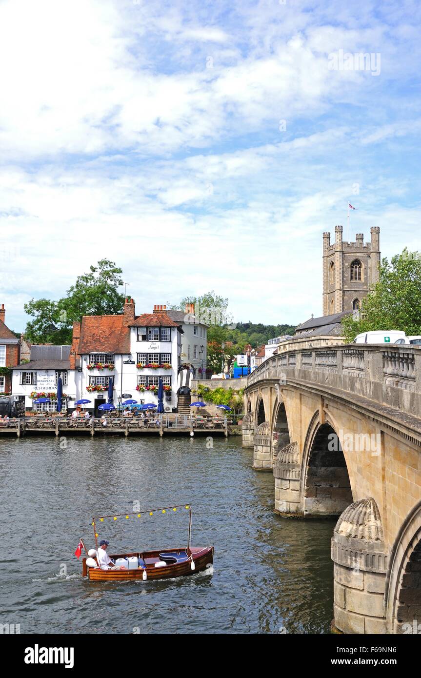 View across the River Thames towards The Angel Pub, Henley-on-Thames, Oxfordshire, England, UK, Western Europe Stock Photo