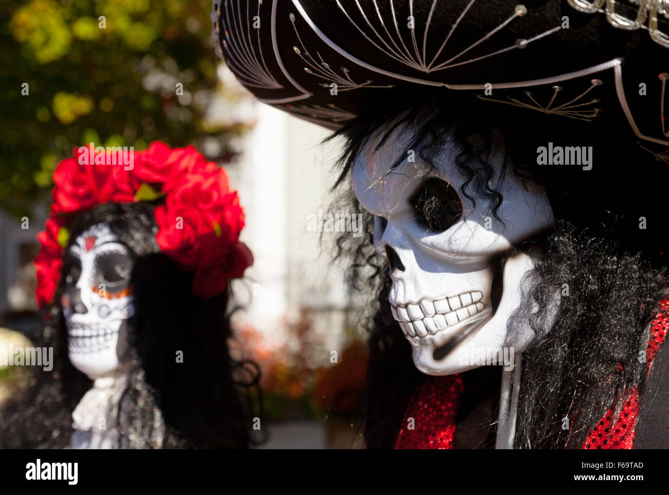 Decorated artificial halloween figures by the roadside, Salisbury village, Connecticut CT, New England USA Stock Photo