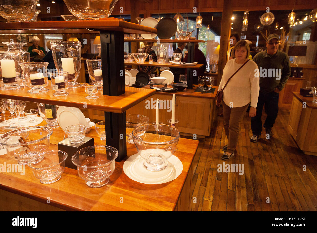 Visitors shopping in the Simon Pearce Glass showroom, Quechee, Woodstock, Vermont VT USA Stock