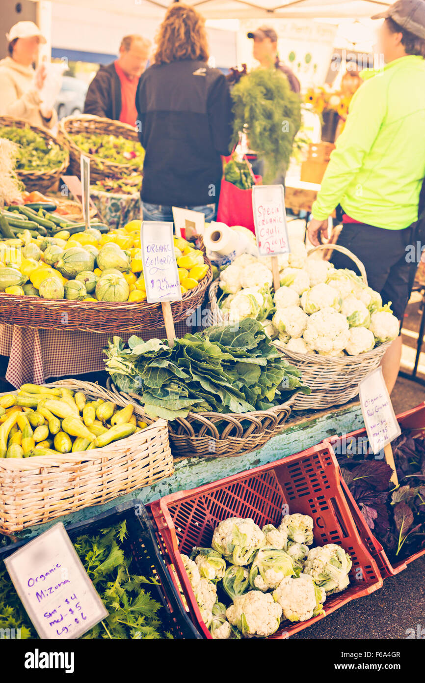 Fresh organic produce at the local farmers market Stock Photo - Alamy