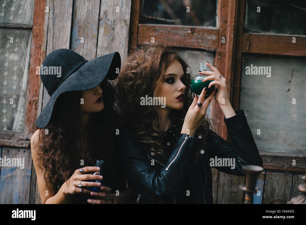 Perform magic hi-res stock photography and images - Alamy