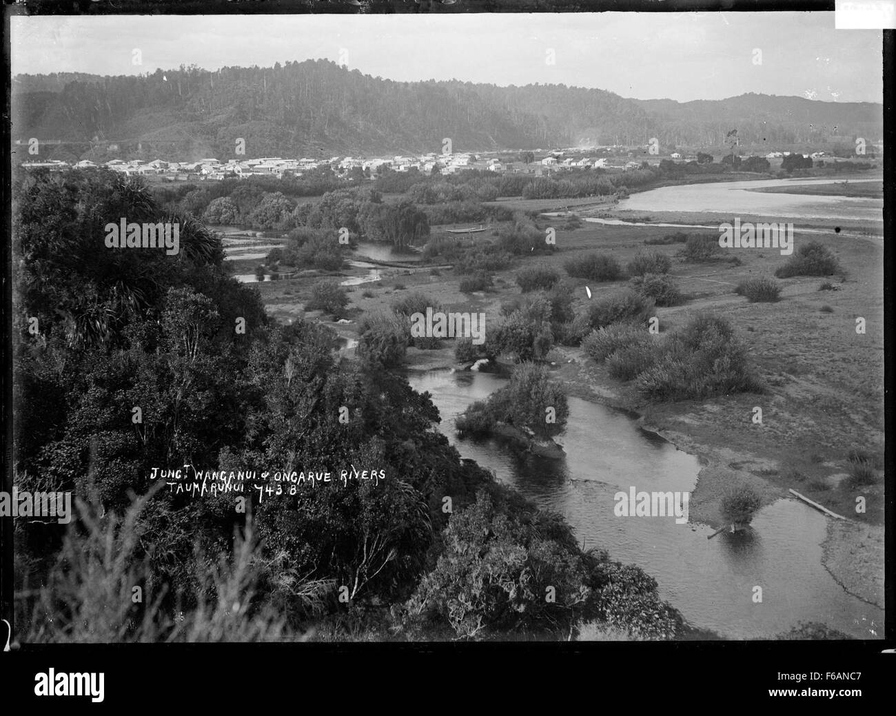 Junction of the Whanganui and Ongarue Rivers at Taumarunui Stock Photo