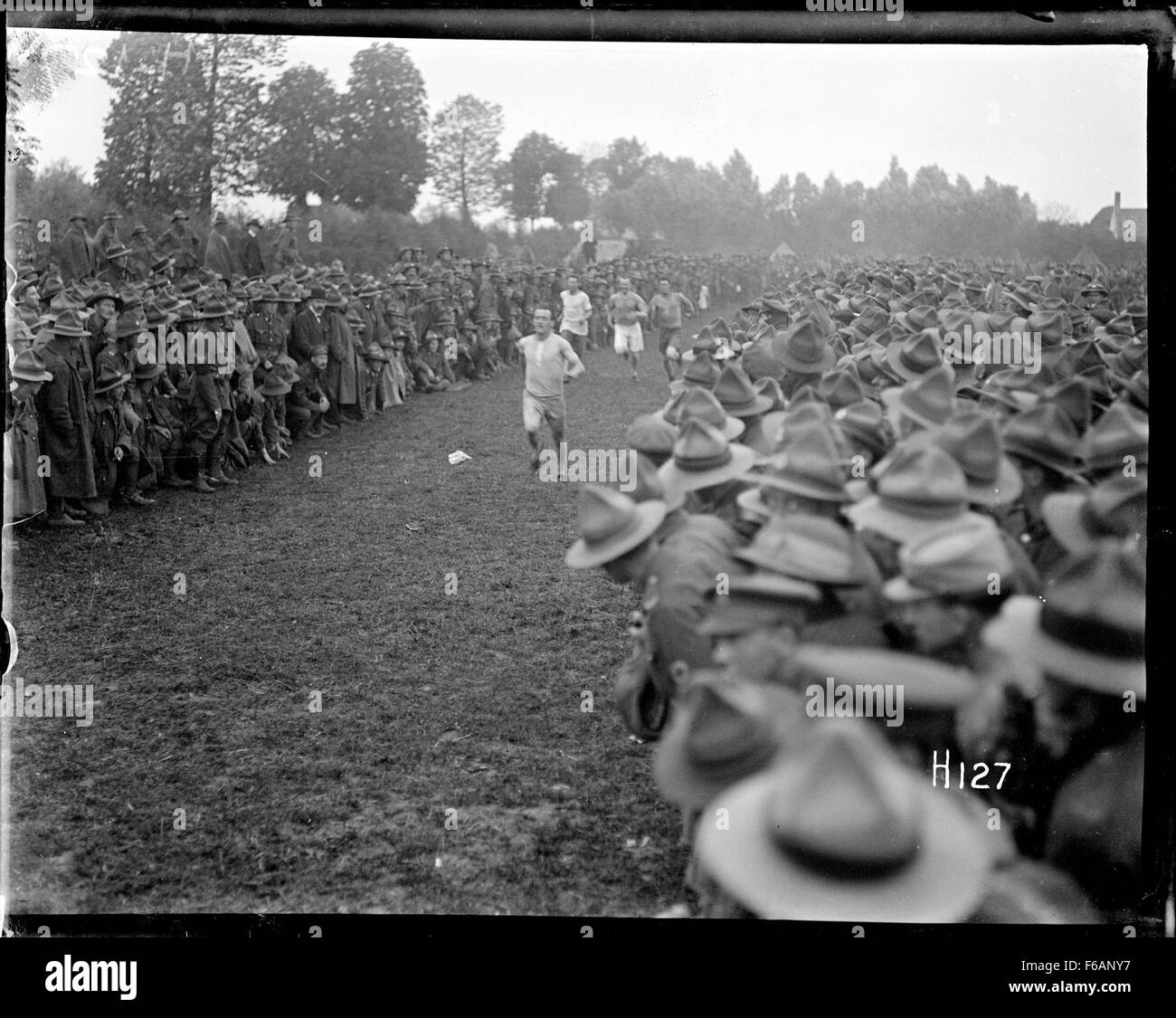 A running race at the New Zealand Division sports day Stock Photo Alamy