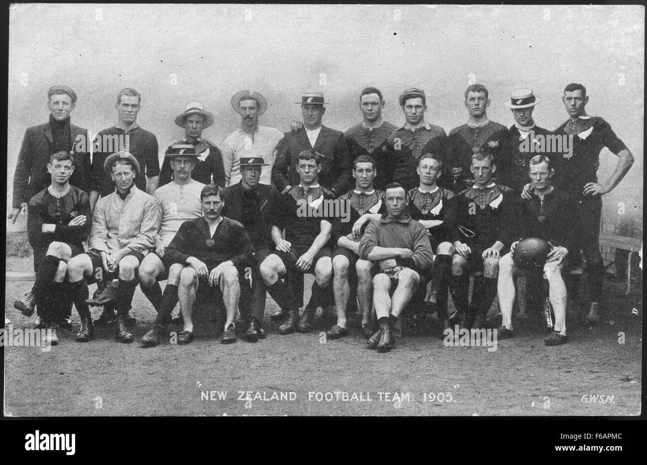 Postcard New Zealand football team, 1905 GWSM [1905] Stock Photo Alamy