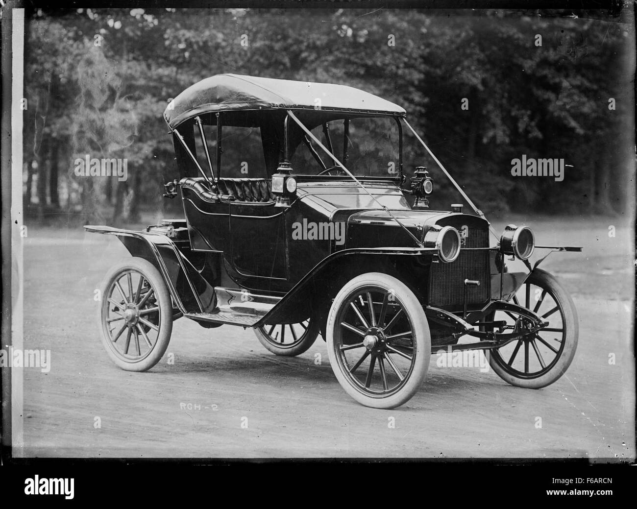 Early vintage car Black and White Stock Photos & Images - Alamy