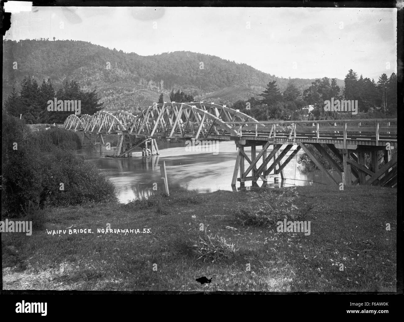Waipa Bridge over the Waipa River at Ngaruawahia, 1910 Stock Photo Alamy