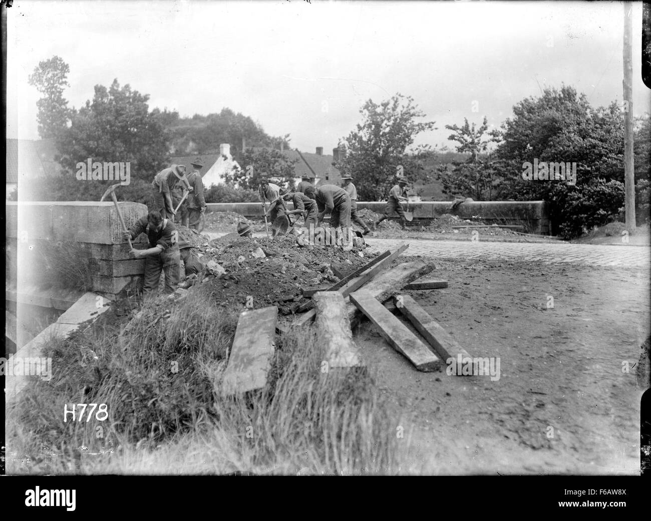 World War I members of the New Zealand Tunnellers mining Stock Photo ...