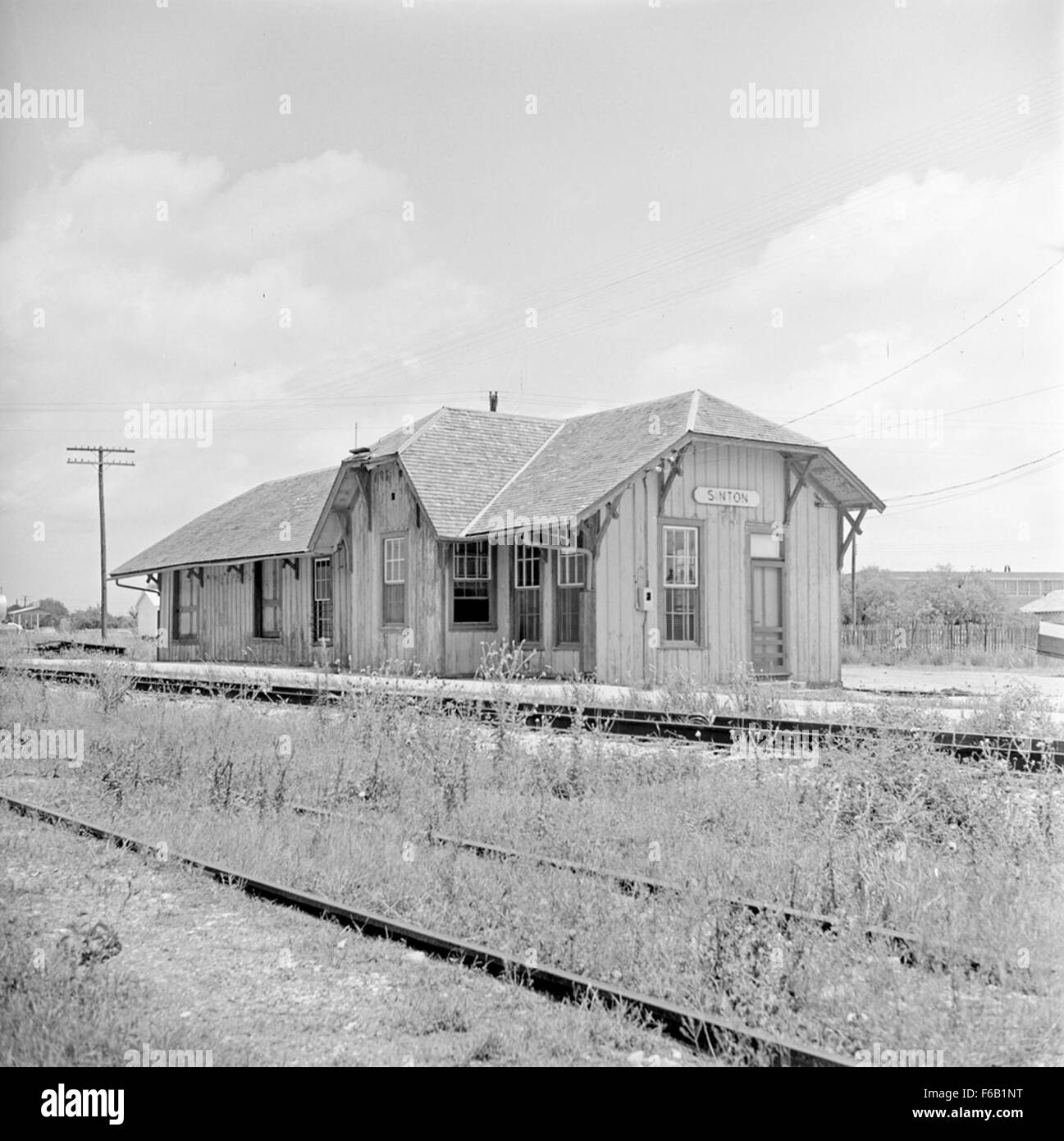 [Texas and New Orleans, Southern Pacific Railroad Station, Sinton