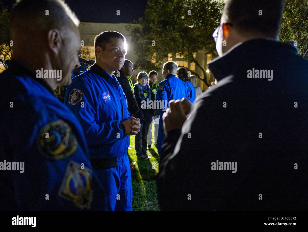 NASA astronaut Robert Behnken, center, speaks with audience members after a panel discussion with fellow NASA Commercial Crew Astronauts Eric Boe, Douglas Hurley, and Sunita Williams at the second White House Astronomy Night on Monday, Oct. 19, 2015. The second White House Astronomy Night brought together students, teachers, scientists, and NASA astronauts for a night of stargazing and space-related educational activities to promote the importance of science, technology, engineering, and math (STEM) education. Photo Credit: (NASA/Joel Kowsky) Stock Photo