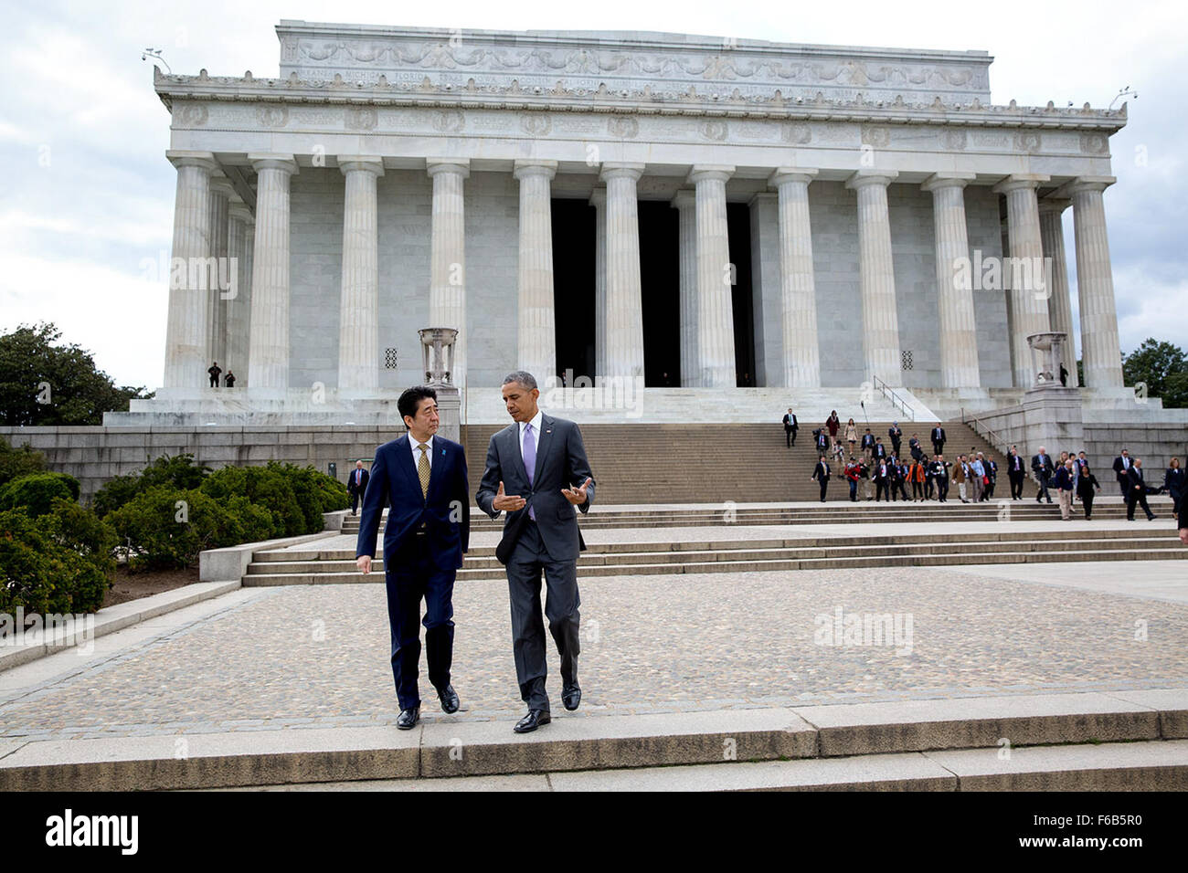 President Barack Obama and Prime Minister Shinzo Abe of Japan depart ...