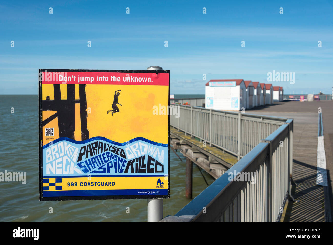 Pier warning sign hi-res stock photography and images - Alamy