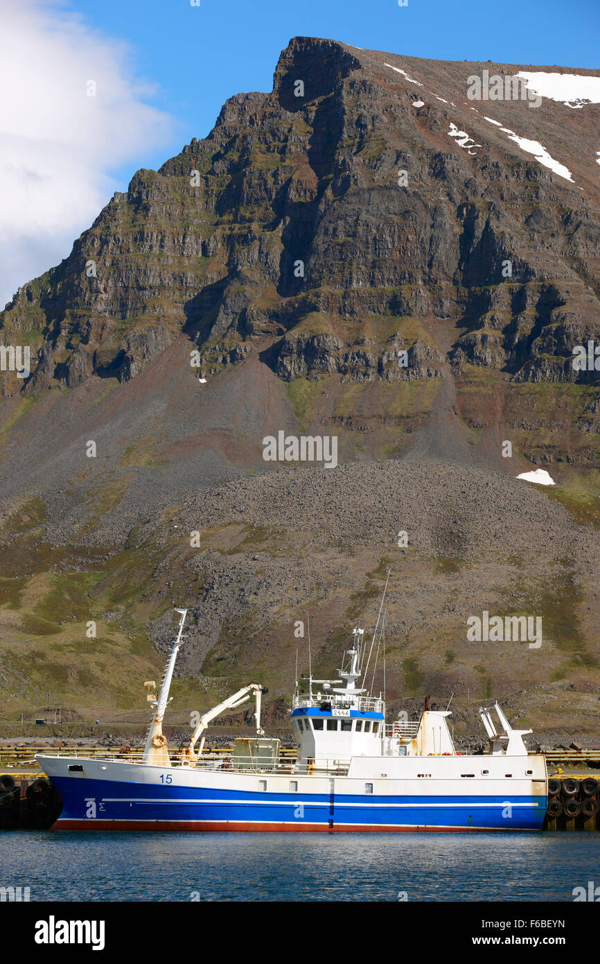 Commercial speed boat hi-res stock photography and images - Alamy