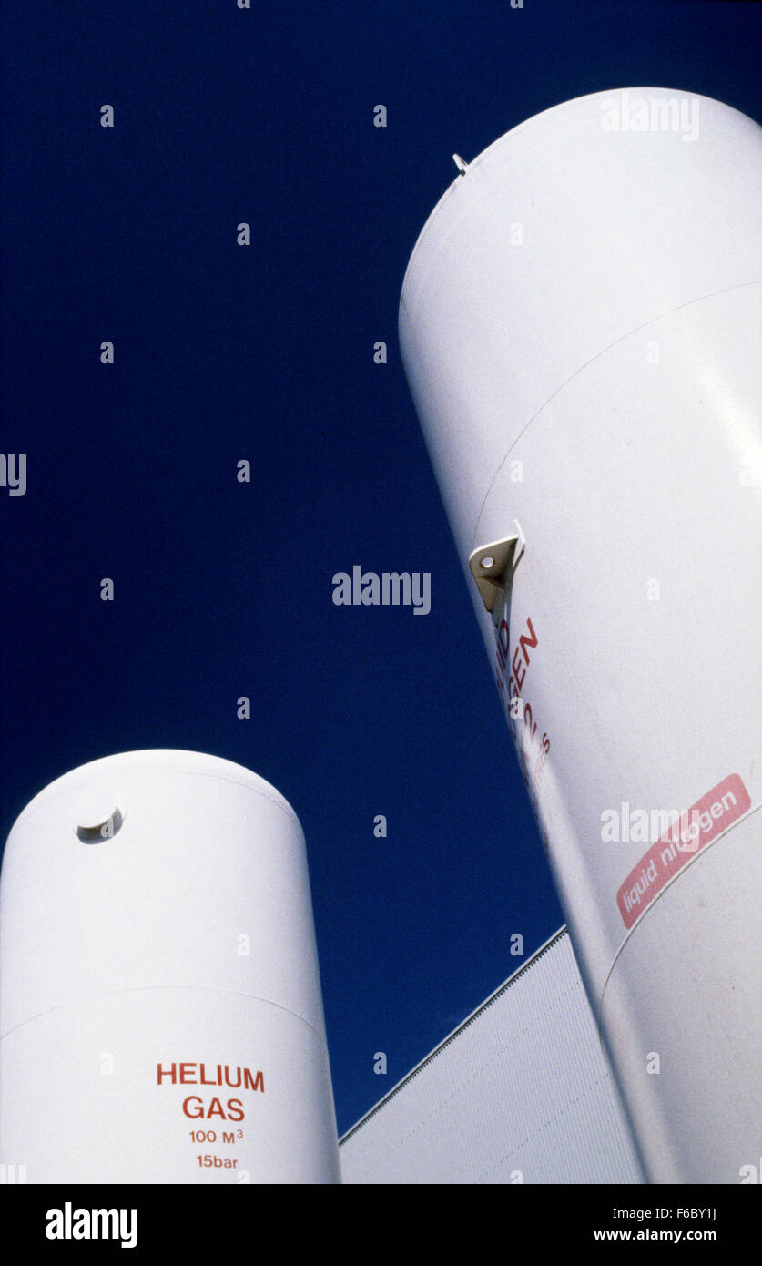 Helium gas cannister hires stock photography and images Alamy