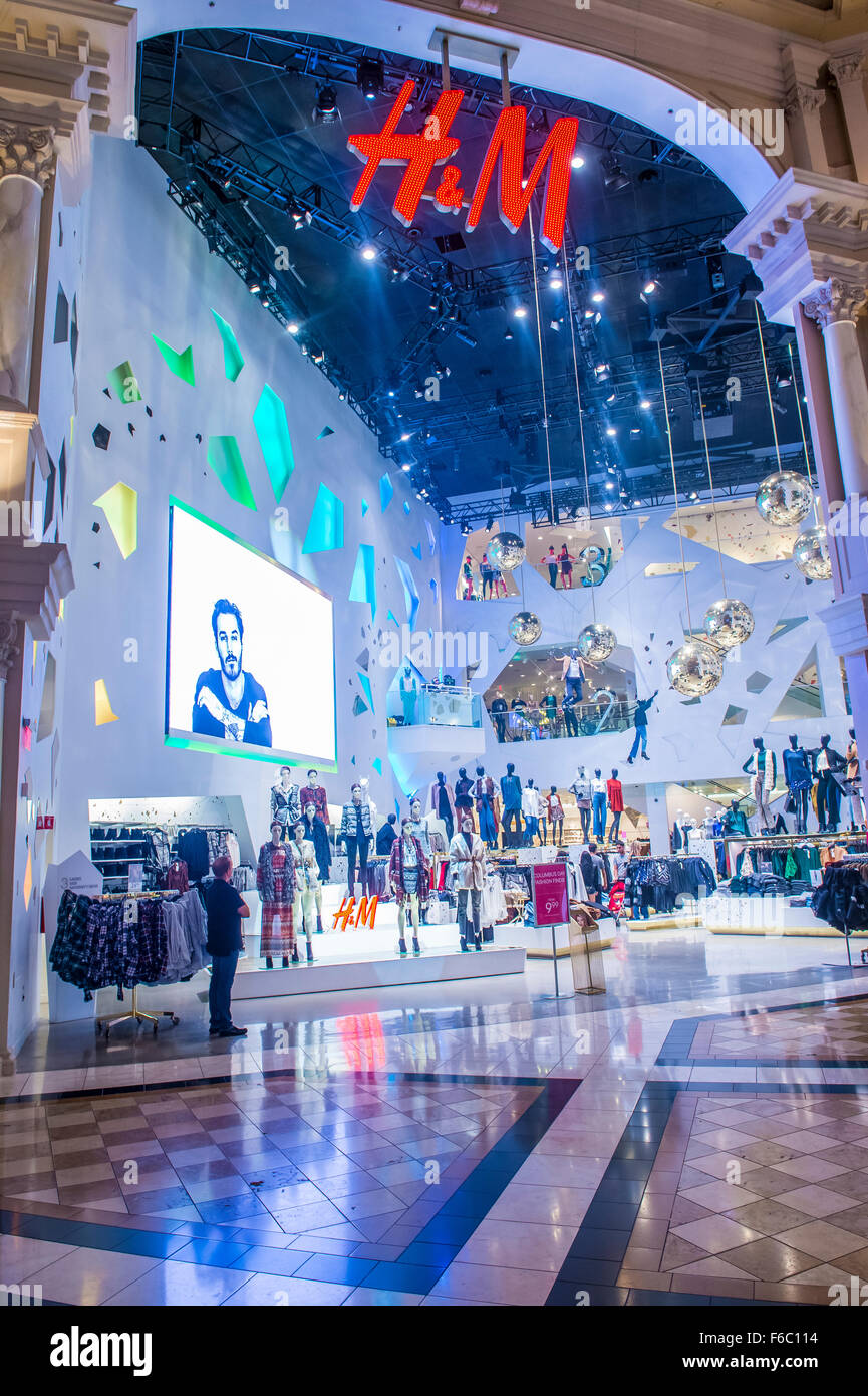 An H&M store in Las Vegas strip Stock Photo Alamy