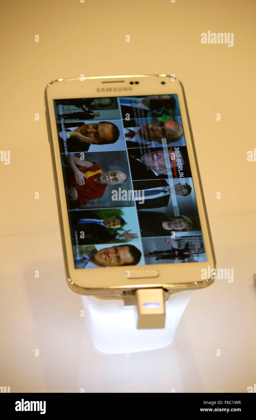 Markenname: 'Samsung Galaxy S5', Berlin. Stock Photo