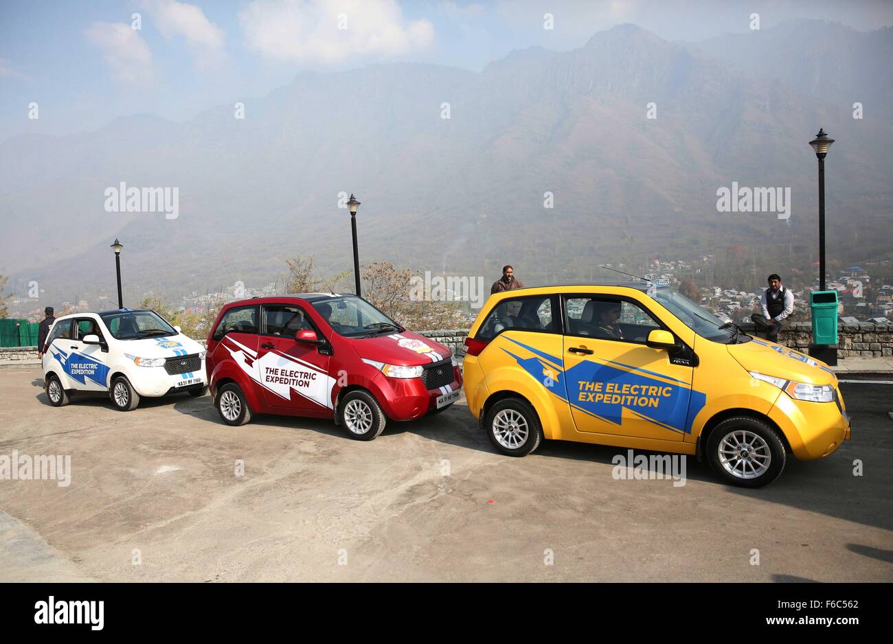 Srinagar, Indian-controlled Kashmir. 16th Nov, 2015. Electric cars are ready to set out during India's first all-electric car expedition in Srinagar, summer capital of Indian-controlled Kashmir, Nov. 16, 2015. The first all-electric car expedition organized by Mahindra Reva Electric Vehicles Pvt Limited from Kashmir to Kanyakumari will cover a distance of over 5000 kilometers across 52 locations over a month. © Javed Dar/Xinhua/Alamy Live News Stock Photo