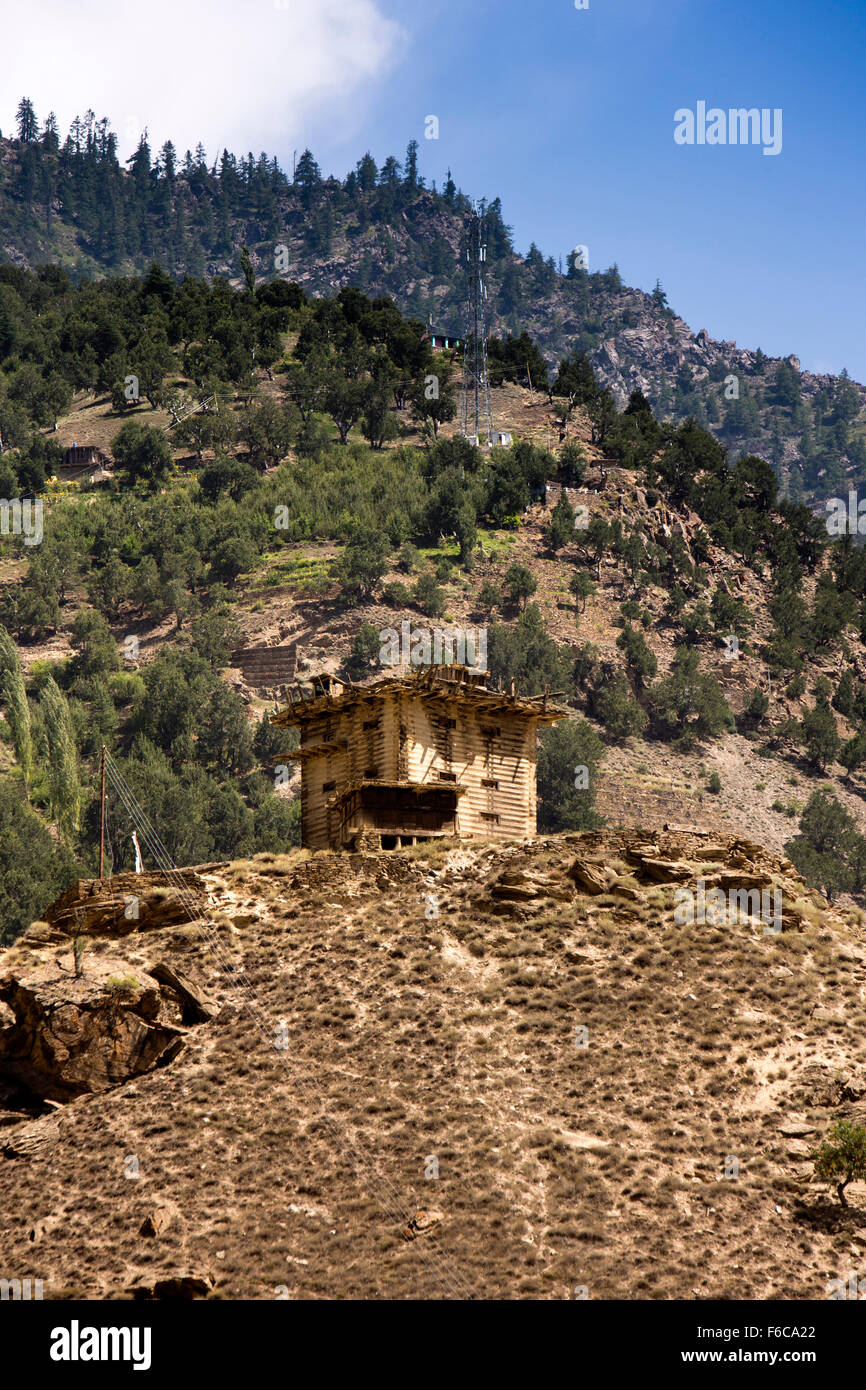 India, Himachal Pradesh, Kinnaur, Moorang square wooden fort on hilltop Stock Photo