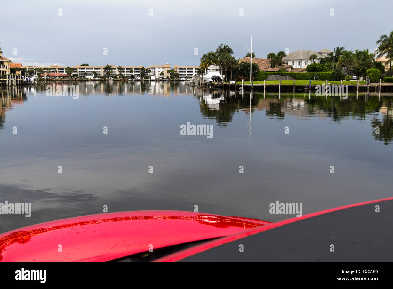 Houses in Florida reflecting on water Stock Photo Alamy