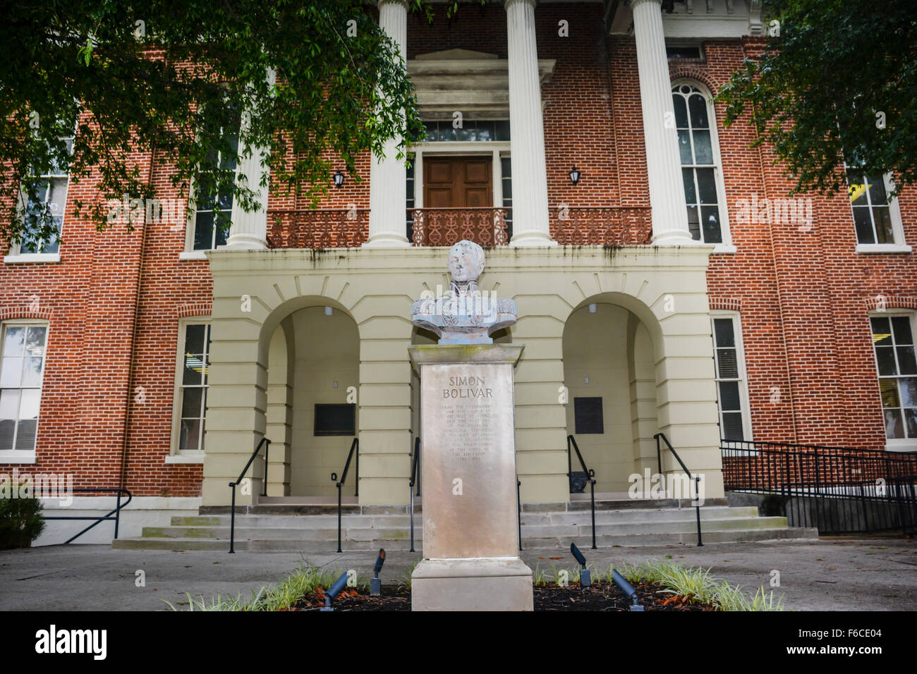 The marble bust statute of Simon Bolivar in front of the Court House in