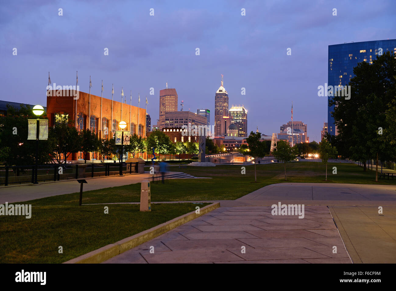 Indianapolis landmark night hires stock photography and images Alamy