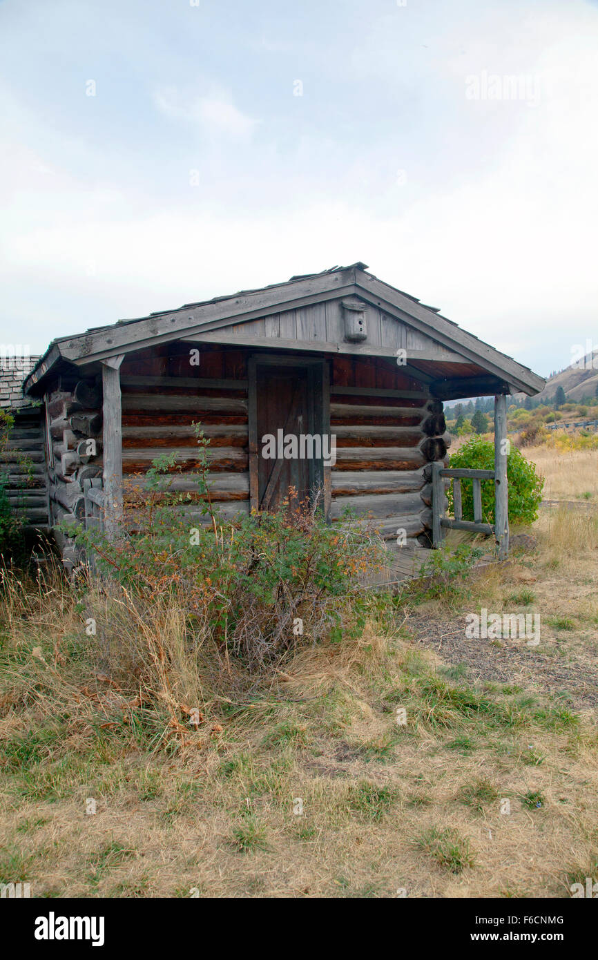Pioneer Log Cabin In La Grande Oregon 2015 Stock Photo 90020240