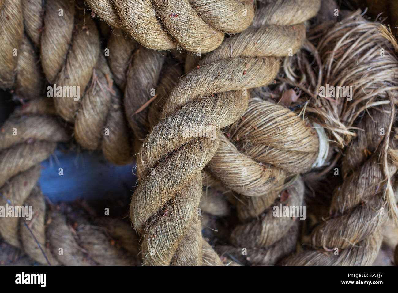 Thick ropes hi-res stock photography and images - Alamy