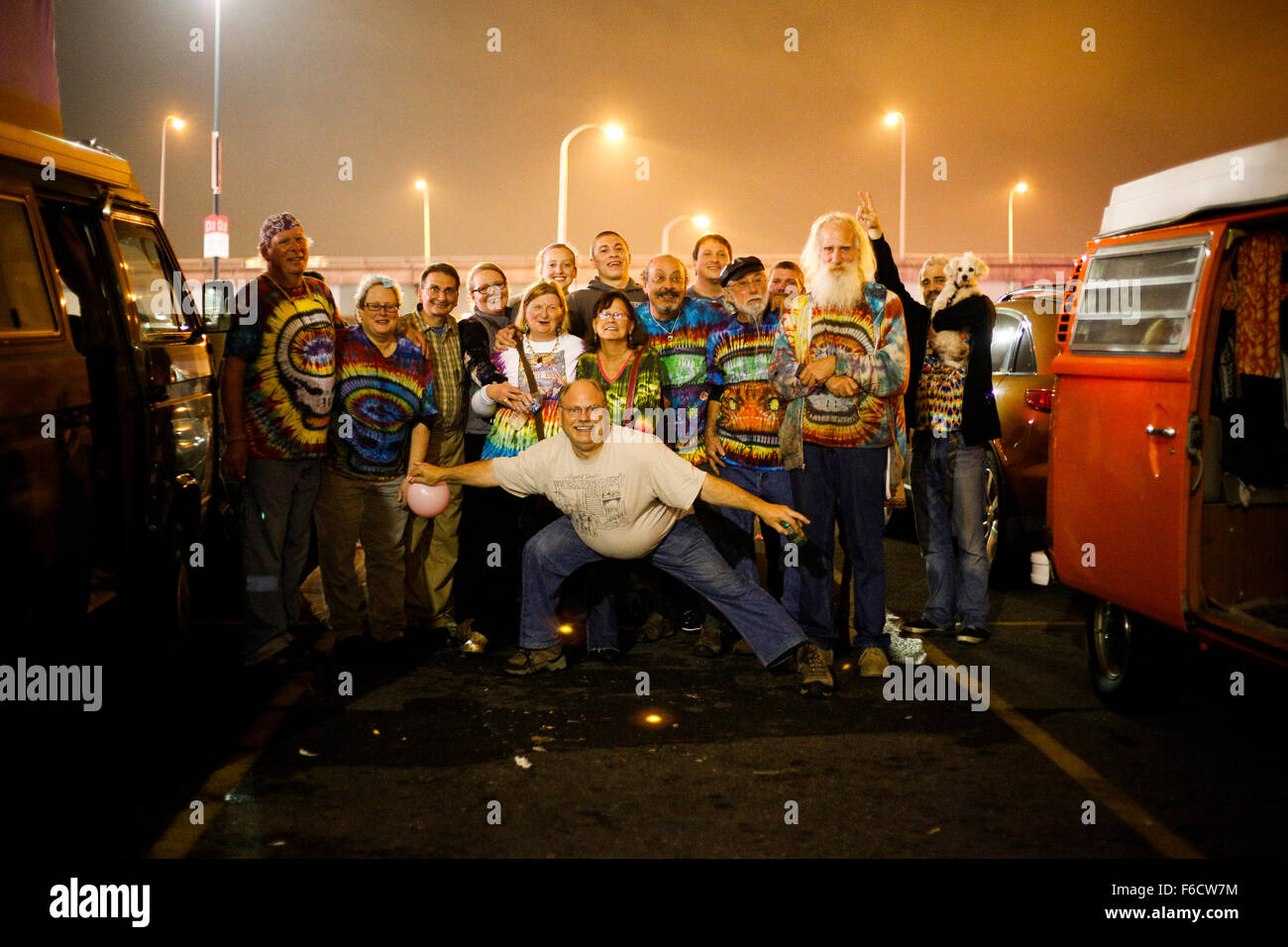 Dead and Co. Philadelphia. 5 Nov 2015 (Photo by Jeremy Hogan)  three generations of dead heads ... multi generations fans in the parking lot Stock Photo