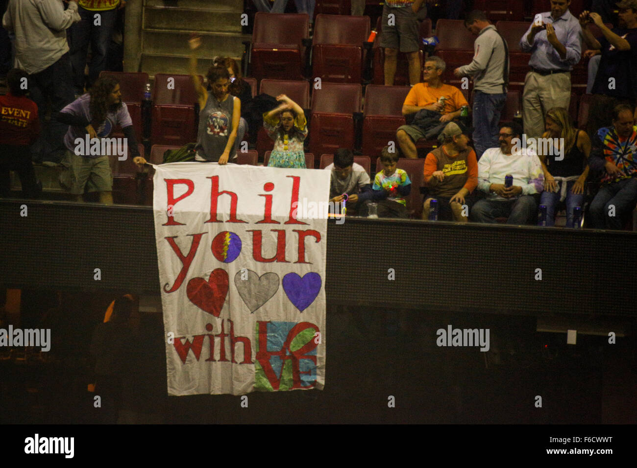 Dead and Co. Philadelphia. 5 Nov 2015 (Photo by Jeremy Hogan)  sign reading, Phil Your Hearts with Love in reference to Phil Lesh Stock Photo